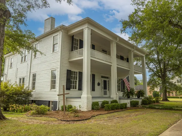 221 3rd St S, Columbus, MS 39701