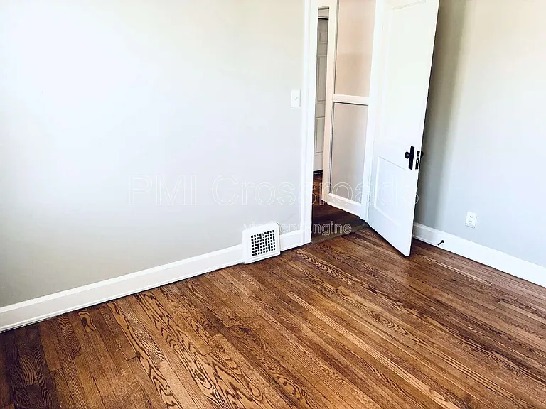 9709 Loretta Ave #7 — Photo 14