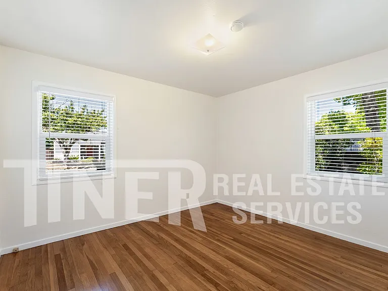 541 Sandburg Dr — Photo 13