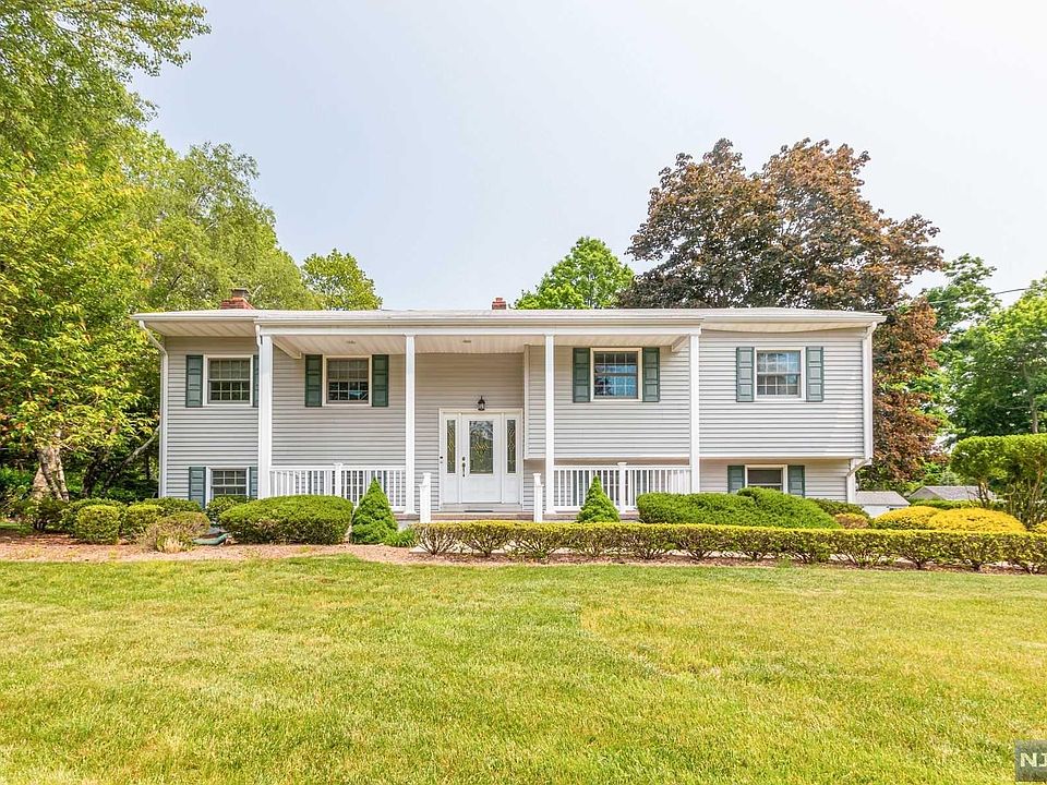 1st image of 16 Somerset Dr