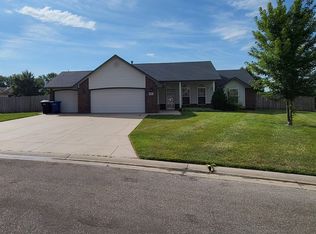 617 Country Lane Dr, Augusta, KS 67010