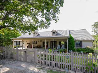 16195 Willow Cir, Fayetteville, AR 72704