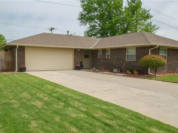 201 Elwood Dr, Edmond, OK 73013