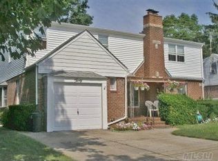 30 Oakland Ave, West Hempstead, NY 11552