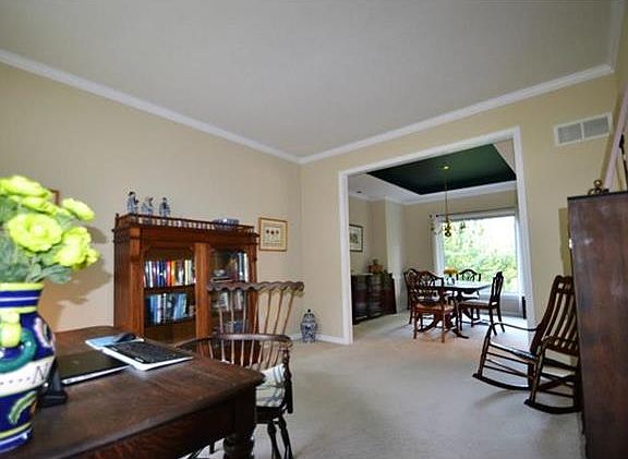 4th image of 15213 Maple Ct