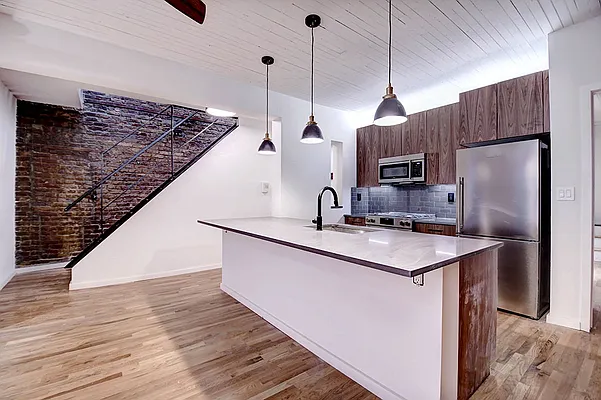 Rented by Urbane Brokerage | media 47