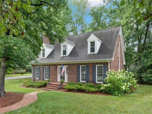 806 Colonial Dr, Burlington, NC 27215