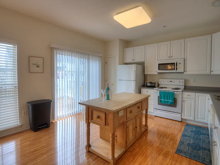 30 Pier Point Dr — Photo 2