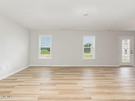 5th image of 74 W Emily Gardens Drive