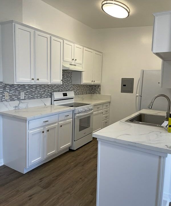 1st image of 26100 Narbonne Ave #45