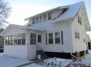 312 Highland Dr NW, Cedar Rapids, IA 52405