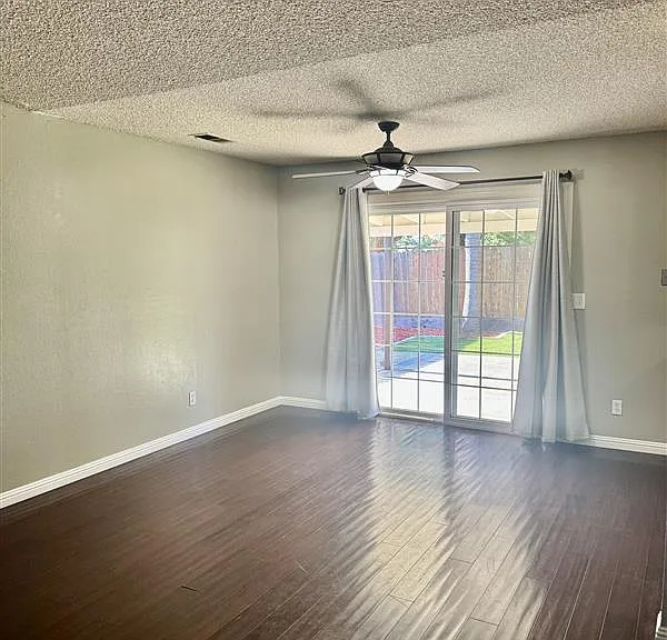 1607 Ashlan Ave — Photo 3