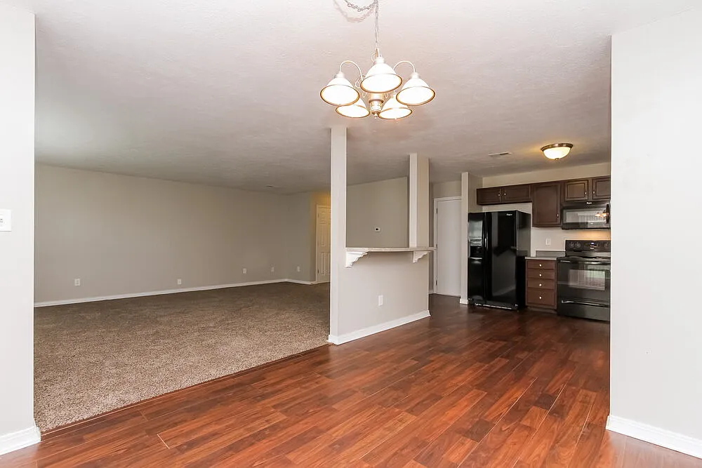 3 bed, 2.5 bath, 1830 sqft, $2,055 — Photo 4