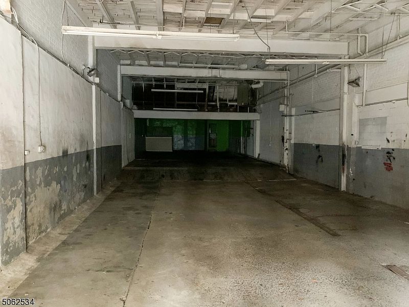 2nd image of 116 Magazine St