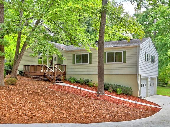 4th image of 3222 Bluff Rd