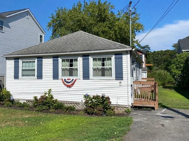 39 Brockett Rd — Photo 1