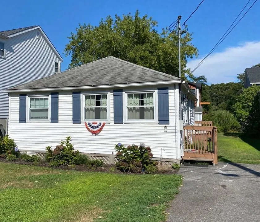 39 Brockett Rd