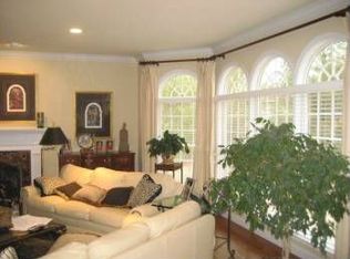 18027 Pine Canyon Ct, Chesterfield, MO