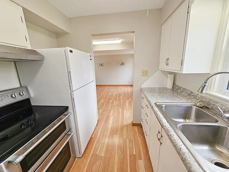 133 Concord Ave — Photo 8