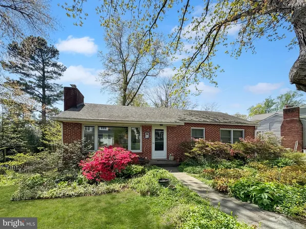 2228 Primrose Dr, Falls Church, VA 22046