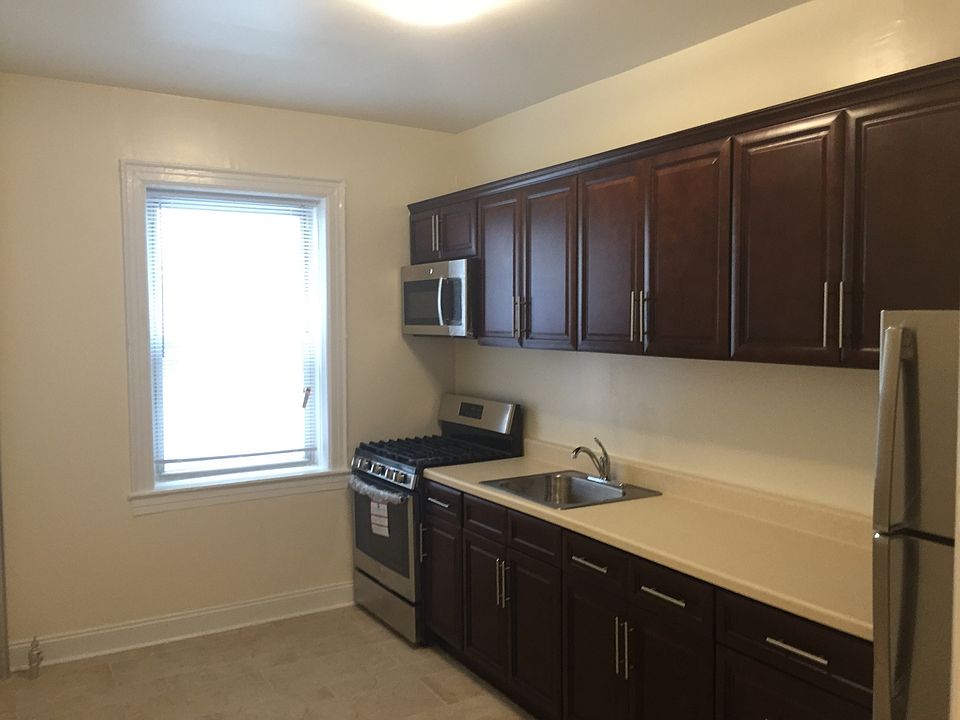 1st image of 4740 44th St