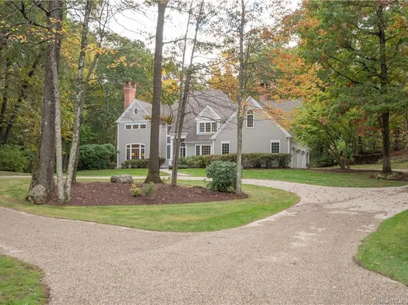 9 Hampton Court, Farmington, CT 06032