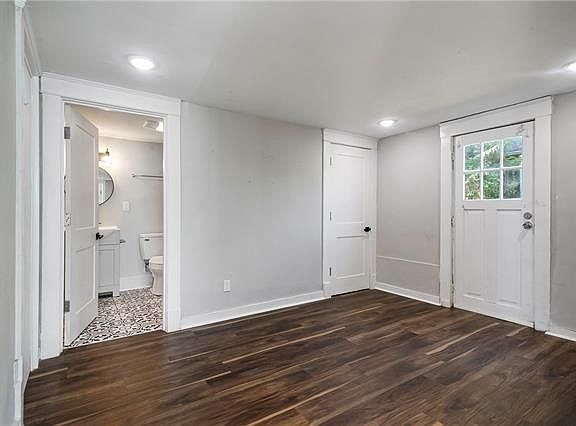 5th image of 1739 Joliet St