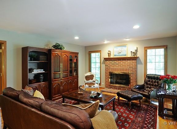 5th image of 1071 S Windhill Dr