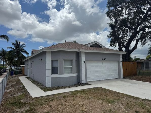890 NW 25th Ave