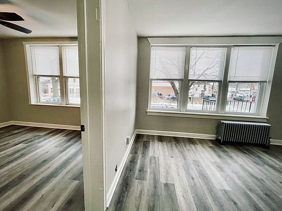 5th image of 4932 S Packard Ave #17