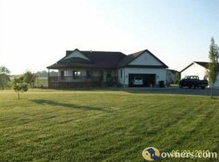 6497 June Rd NW, Waynesburg, OH 44688