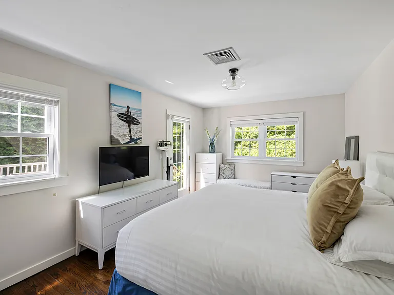 519 N Main St — Photo 10