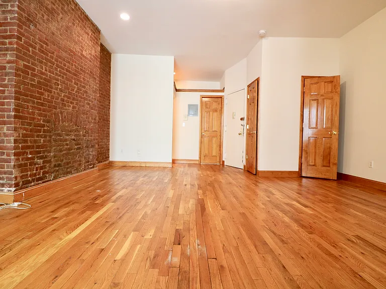 255 W 93rd St #4N — Photo 3