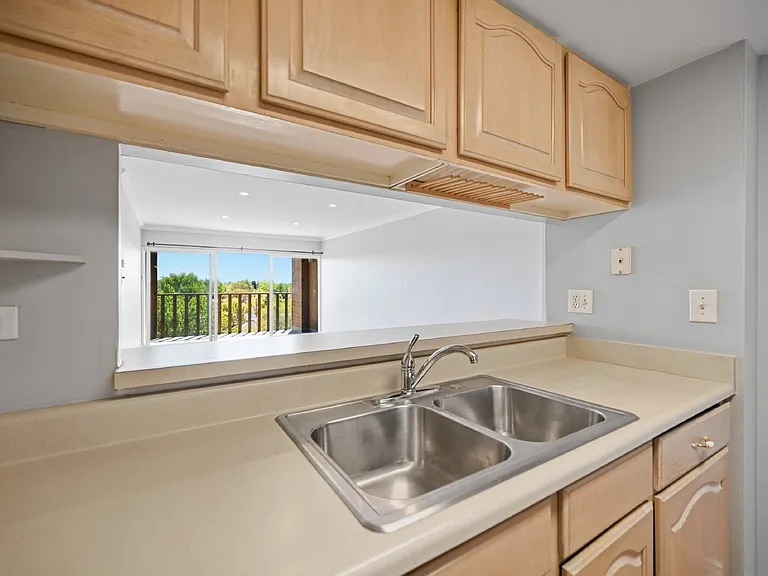 400 S Lafayette St #702 — Photo 7
