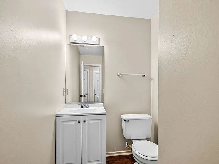 6239 Lucille Dr — Photo 8