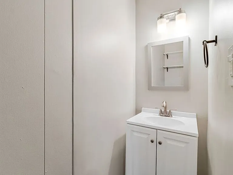 413 Buchanan St NW — Photo 5