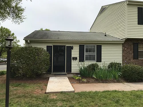 1002 Willow Dr Photo 1