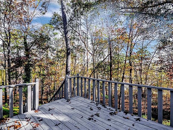 4th image of 232 Deerchase Dr