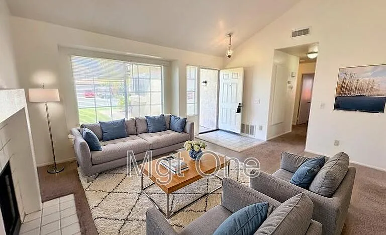 12780 Pan Am Blvd — Photo 7