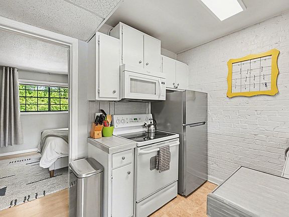 5th image of 807 W Trinity Ave APT 252