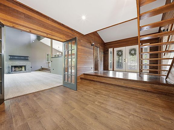 3rd image of 150 Timber Dr