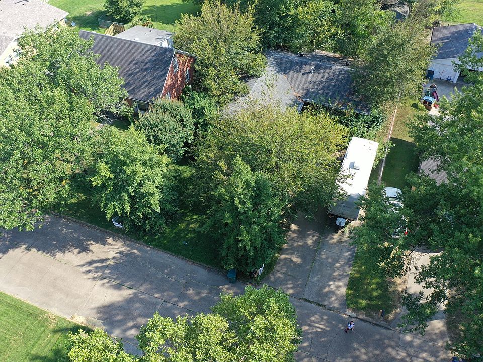 1st image of 2921 Blossom Ln