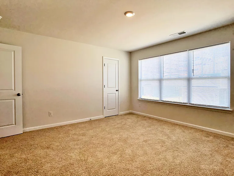 208 Marathon Ln — Photo 17