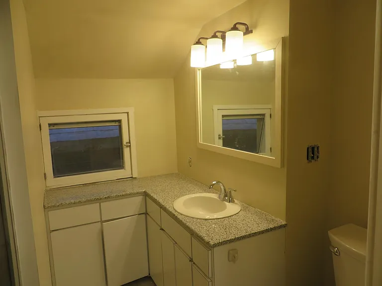 112 Milton Ave — Photo 19