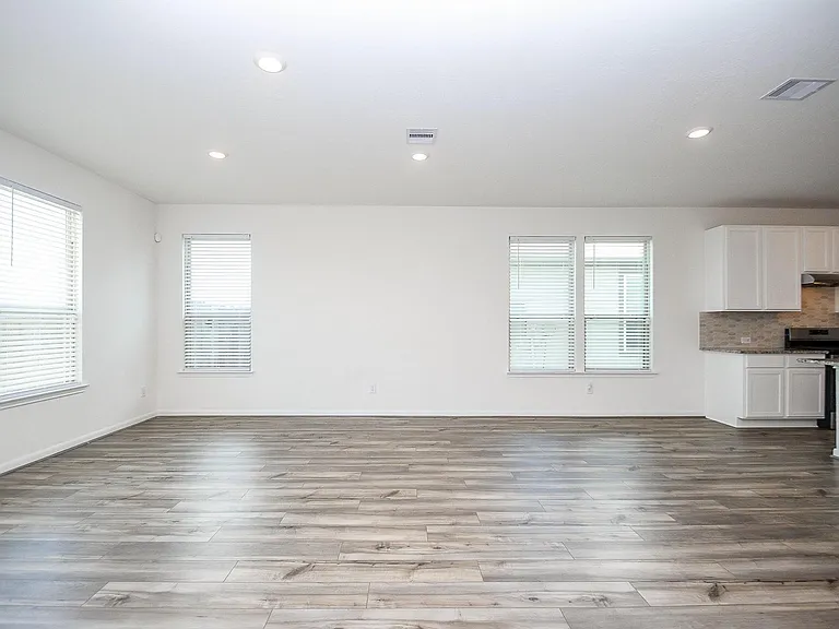 3043 Kastania Ln — Photo 34