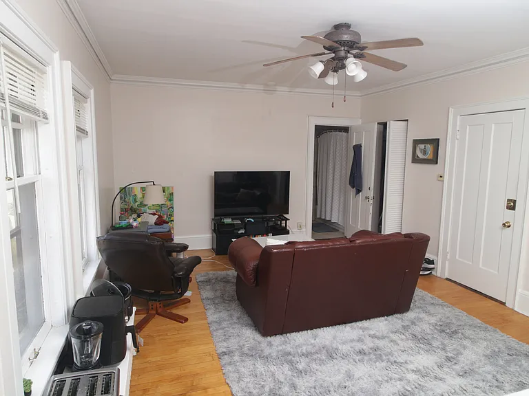 2119 E Kenilworth Pl #3 — Photo 2