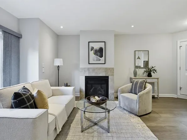 530 E 56th Ave SW #2, Calgary, AB T2V 0G7