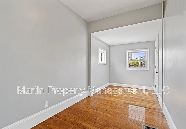 79 Derby St #2 — Photo 9