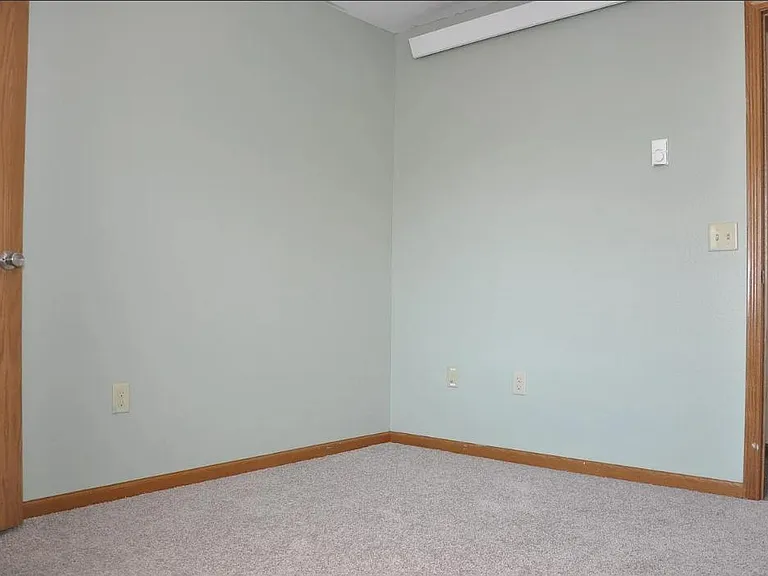 663 Huff St — Photo 7