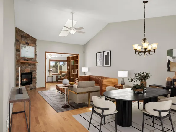 2817 Jordan Dr, Woodbury, MN 55125